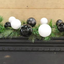 Garlands^Farrisilk Black And White Matte And Shiny Ball Garland, 10'