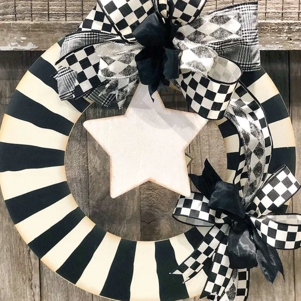 Door Decor^The Round Top Collection Black And White Wreath With Grommet Hanger