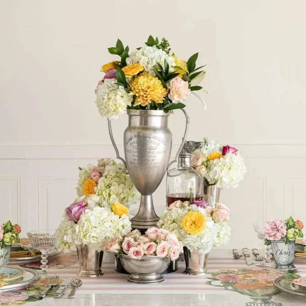 Spring^Hester & Cook Die-Cut Derby Wreath Placemat Sheets