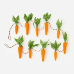 Garlands^180 Degrees Flocked Carrot Garland