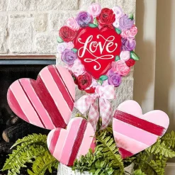 Focal Points^The Round Top Collection Floral "Love" Heart