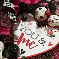 Creations^* Full Of Hugs & Kisses Wreath