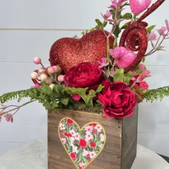 Creations^* Full Of Love Valentine Arrangement