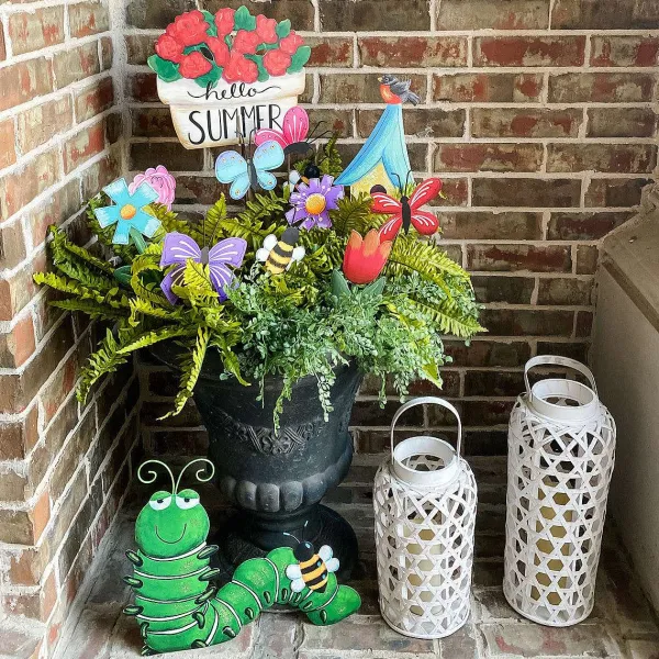 Spring^The Round Top Collection Garden Worm