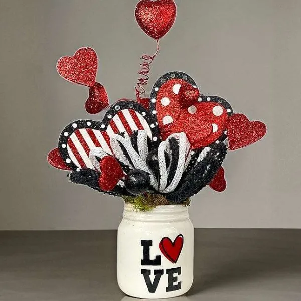 Creations^* Hearts In Bloom Valentine Arrangement