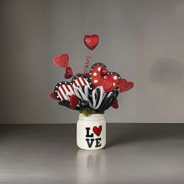 Creations^* Hearts In Bloom Valentine Arrangement