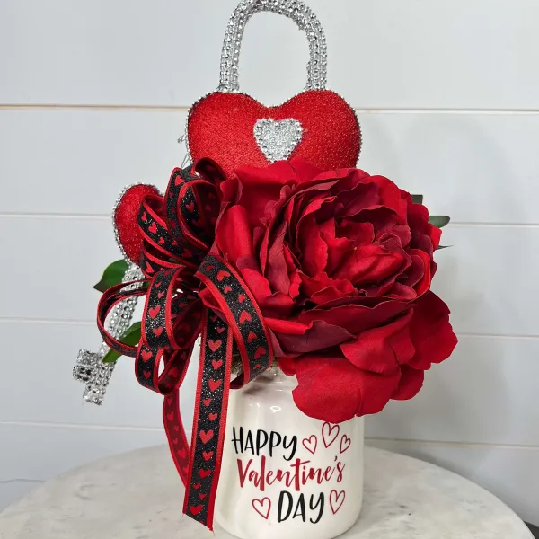 Table Decor^* Key To My Heart Valentine Arrangement