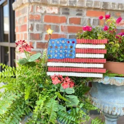 Pot Stakes^The Round Top Collection Pie Crust American Flag