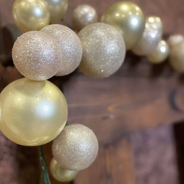 Garlands^Farrisilk Platinum Glitter And Candy Apple Ball Garland, 10'