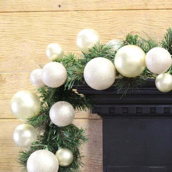 Winter^Farrisilk Platinum Glitter And Candy Apple Ball Garland, 10'