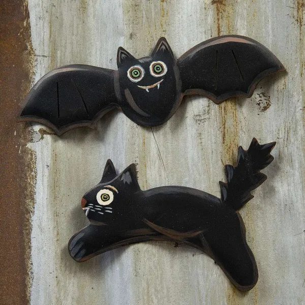 Table Decor^The Round Top Collection Vintage Bat And Cat Magnet