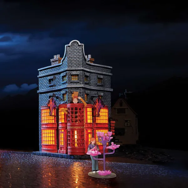 Table Decor^Department 56 Weasleys' Wizard Wheezes, Dept. 56 Village