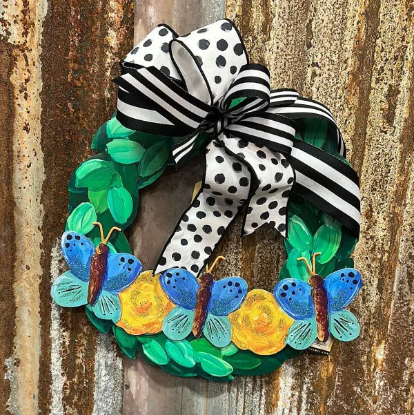St. Patrick's Day^The Round Top Collection Wreath Banner And Ribbon Display